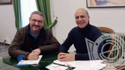 Carlos Javier Pavón y José Carlos Contreras firmando el convenio de colaboración